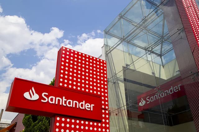 Aplicativo do Santander fica fora do ar e clientes reclamam nas redes sociais