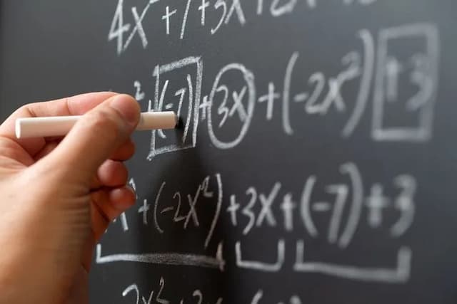 Enem 2025: veja os assuntos de matemática e física que mais caem no 2º dia